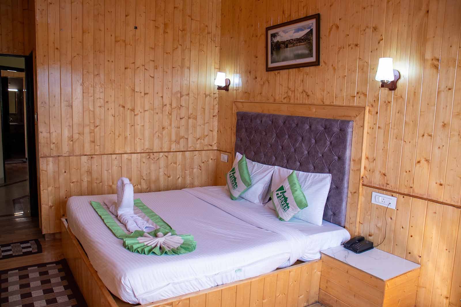 Deluxe Room1